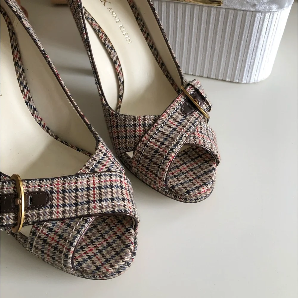 AK Anne Klein Plaid Houndstooth Heel Pump Brown Tan Gold Brass hardware size 6.5 - Picture 15 of 16
